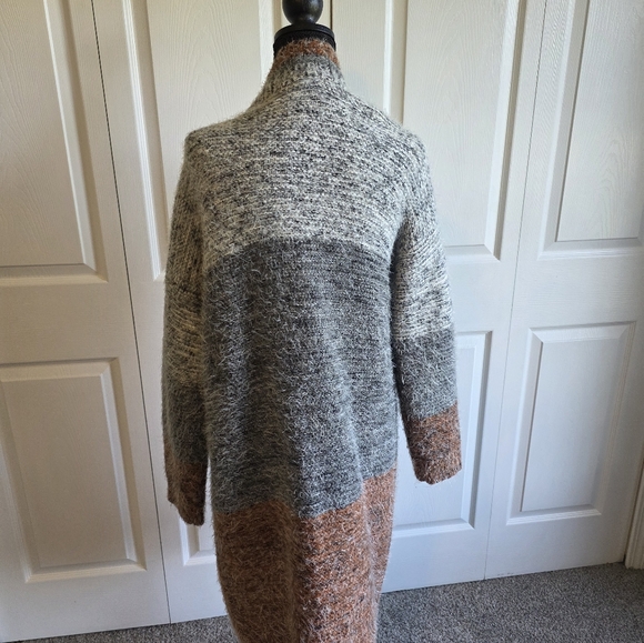 BKE Gray and Brown Open-Front Cardigan - Picture 3 of 4